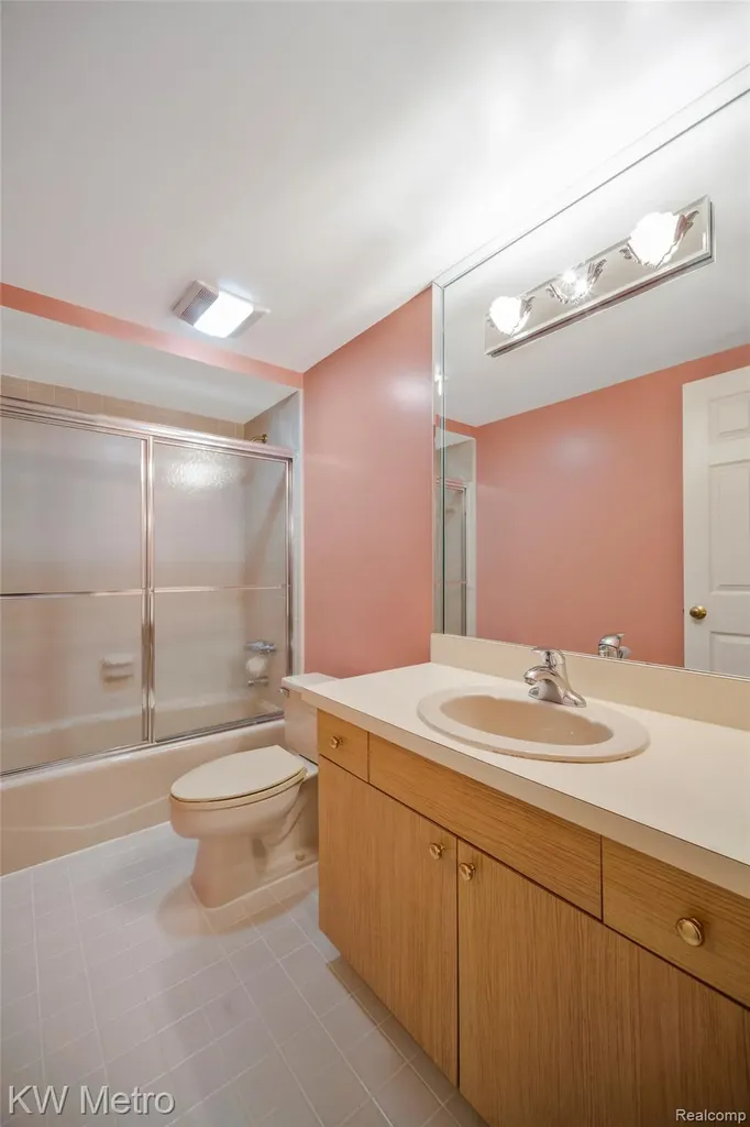 3086 Bloomfield Park Drive West Bloomfield Charter Township MI 48323