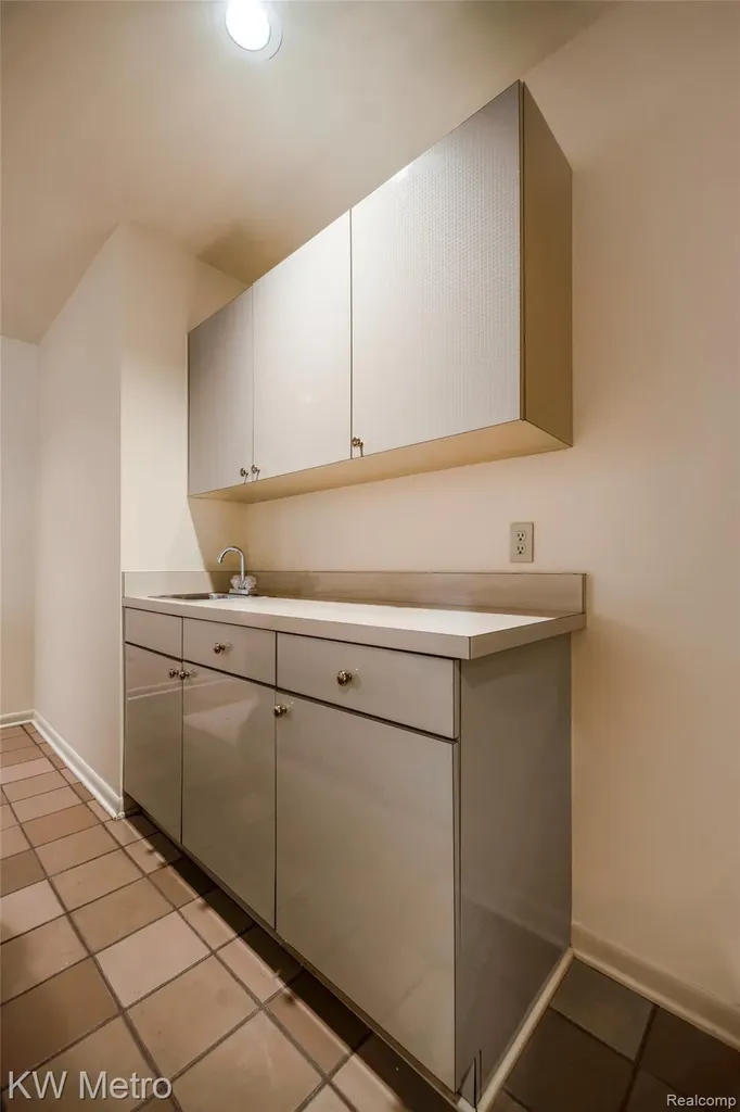 3086 Bloomfield Park Drive West Bloomfield Charter Township MI 48323