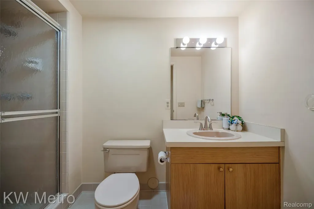 3086 Bloomfield Park Drive West Bloomfield Charter Township MI 48323