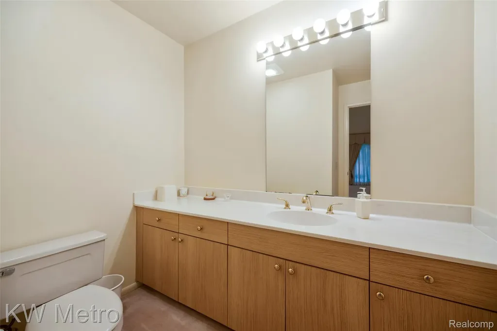 3086 Bloomfield Park Drive West Bloomfield Charter Township MI 48323