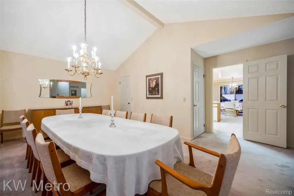 3086 Bloomfield Park Drive West Bloomfield Charter Township MI 48323