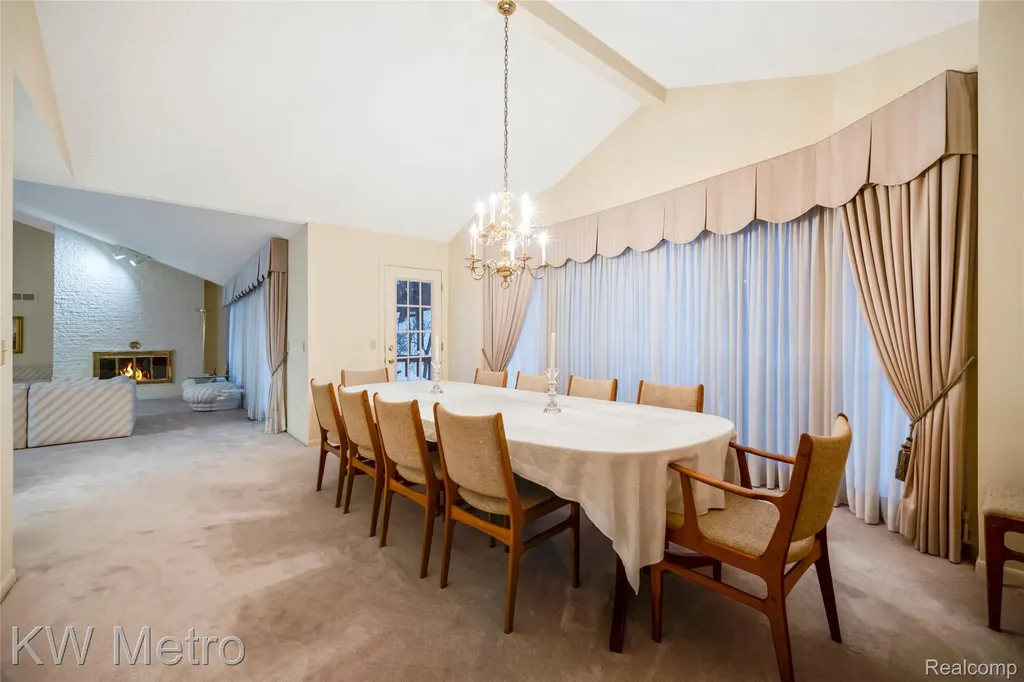 3086 Bloomfield Park Drive West Bloomfield Charter Township MI 48323