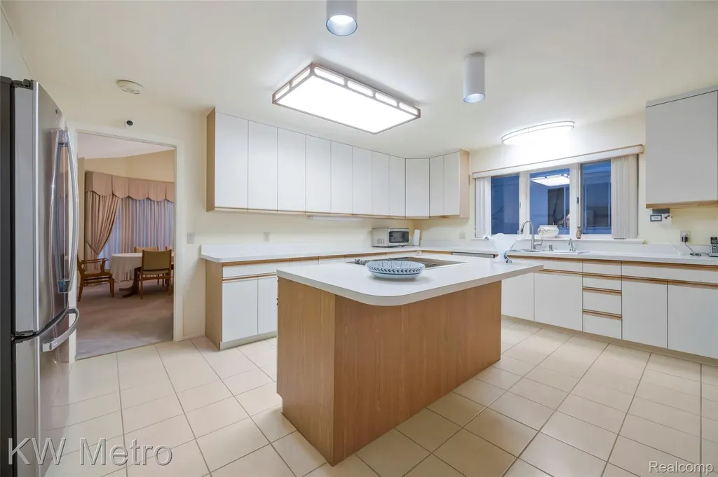 3086 Bloomfield Park Drive West Bloomfield Charter Township MI 48323