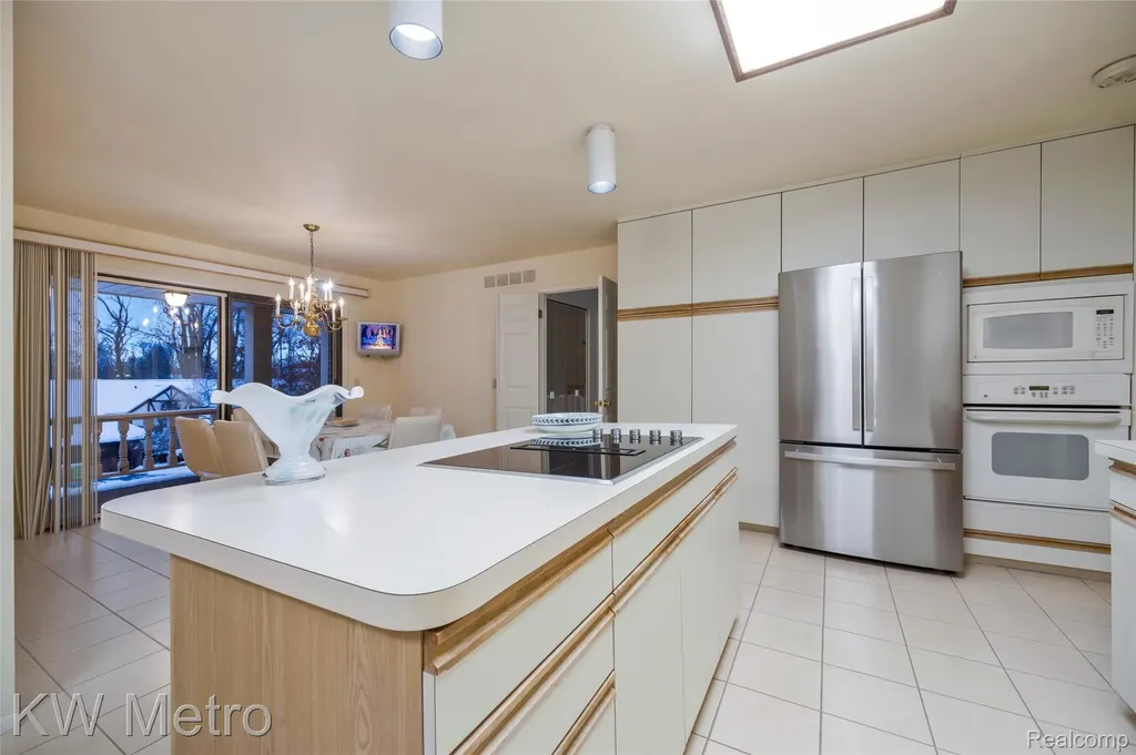3086 Bloomfield Park Drive West Bloomfield Charter Township MI 48323