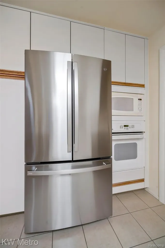 3086 Bloomfield Park Drive West Bloomfield Charter Township MI 48323