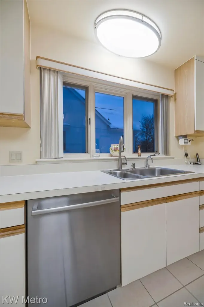 3086 Bloomfield Park Drive West Bloomfield Charter Township MI 48323
