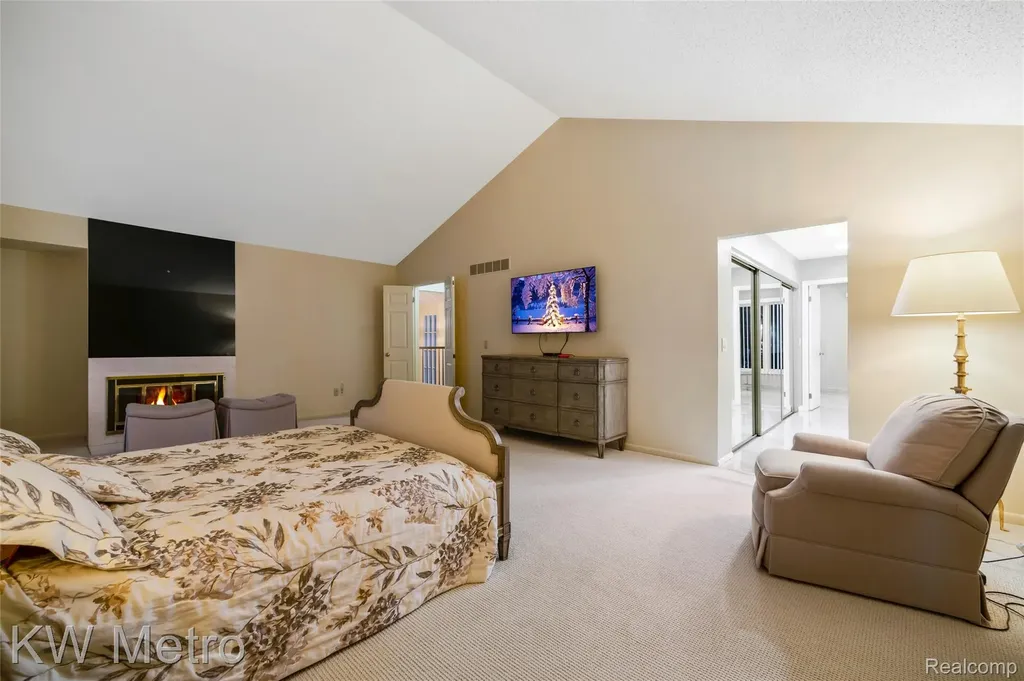 3086 Bloomfield Park Drive West Bloomfield Charter Township MI 48323