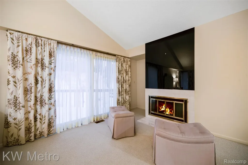 3086 Bloomfield Park Drive West Bloomfield Charter Township MI 48323
