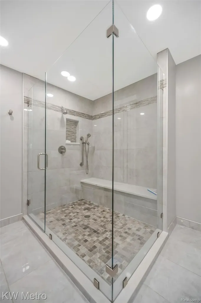 3086 Bloomfield Park Drive West Bloomfield Charter Township MI 48323