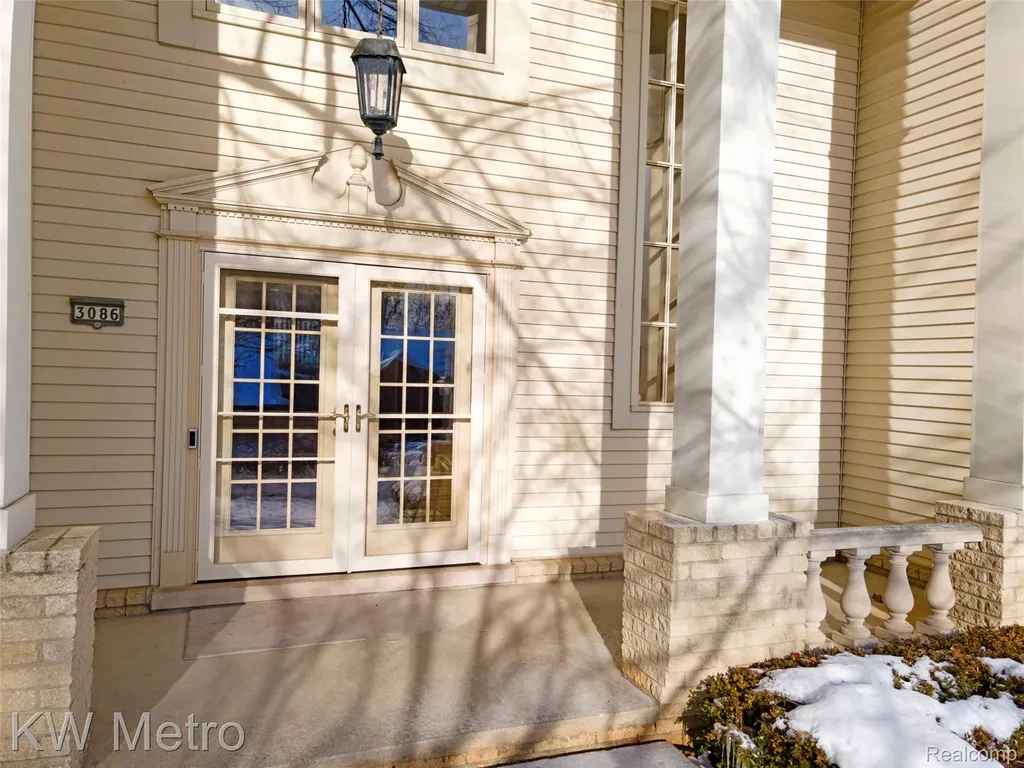 3086 Bloomfield Park Drive West Bloomfield Charter Township MI 48323
