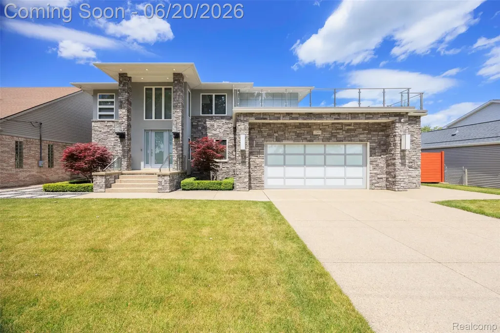 22491 E 10 Mile Road St. Clair Shores City MI 48080