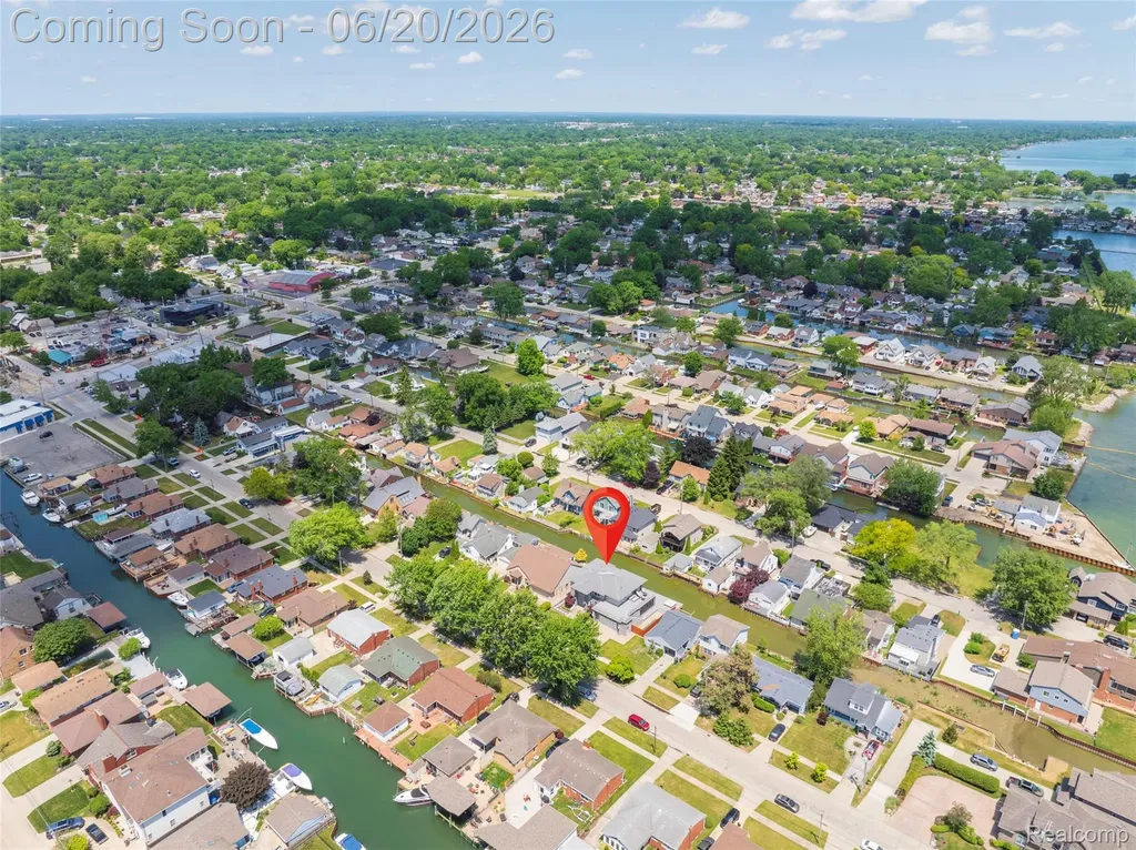 22491 E 10 Mile Road St. Clair Shores City MI 48080