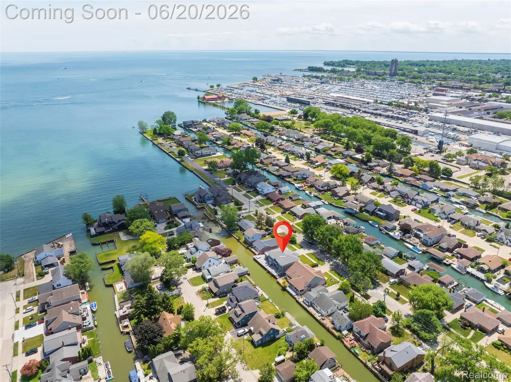 22491 E 10 Mile Road St. Clair Shores City MI 48080