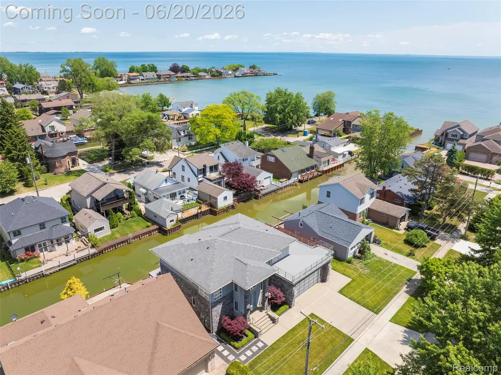 22491 E 10 Mile Road St. Clair Shores City MI 48080
