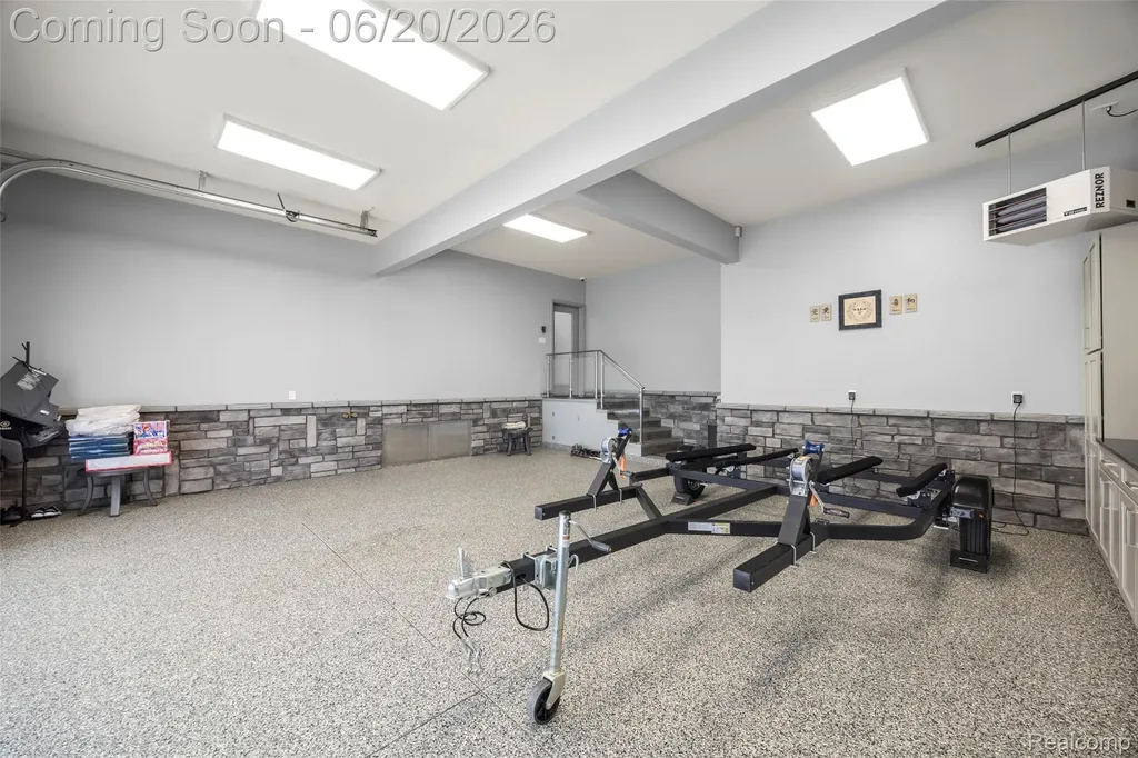 22491 E 10 Mile Road St. Clair Shores City MI 48080
