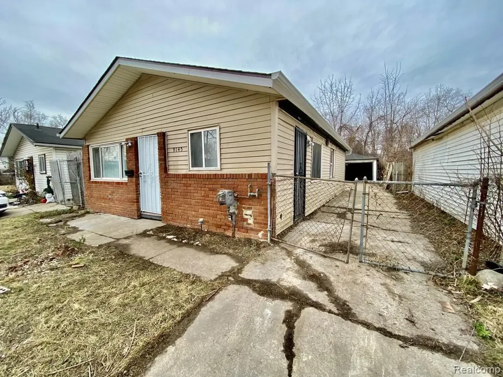 9145 Decatur Street Detroit City MI 48228