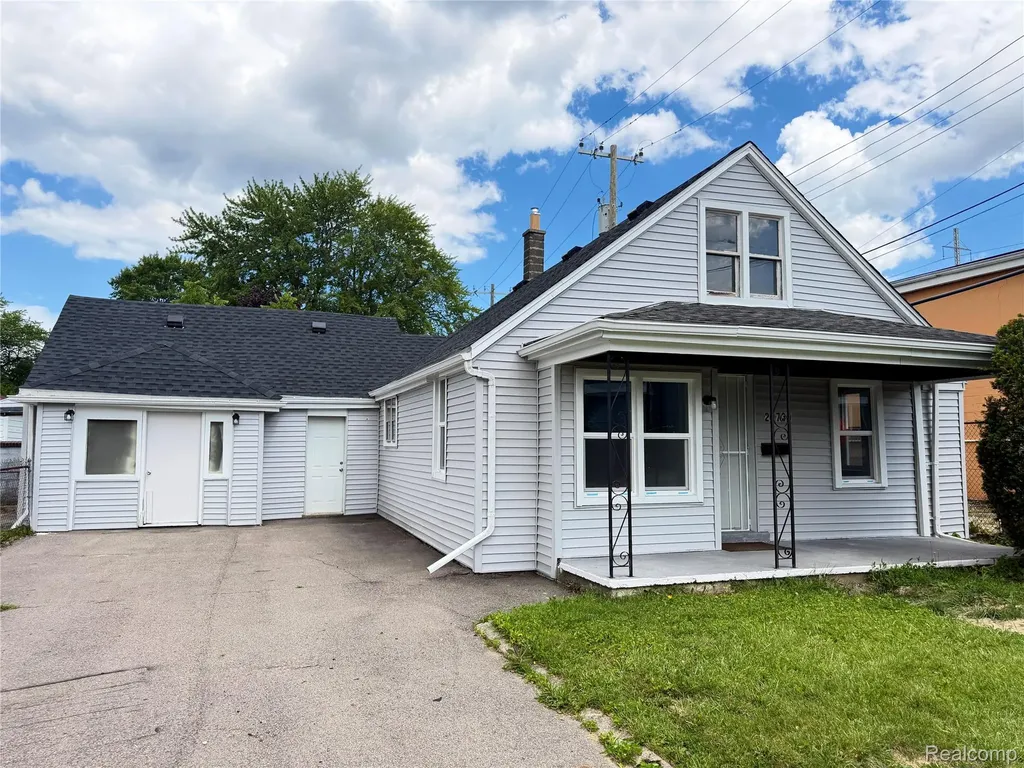 20730 Montrose Avenue Warren City MI 48089