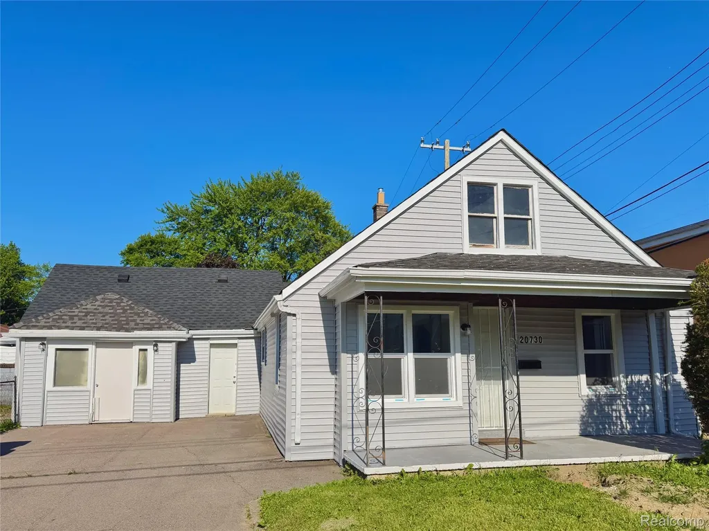 20730 Montrose Avenue Warren City MI 48089