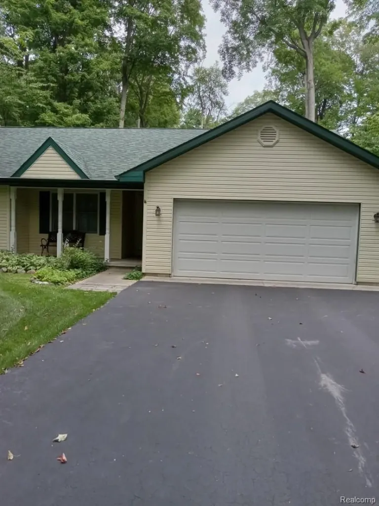 4405 S Hemlock Road Centerville Township MI 49621