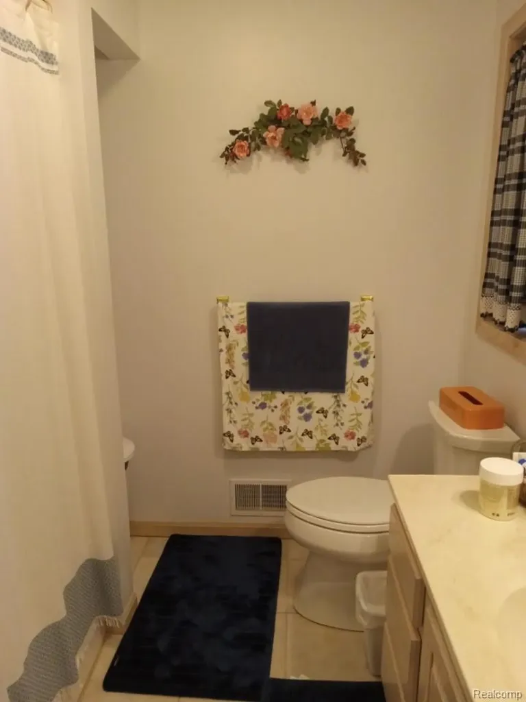 4405 S Hemlock Road Centerville Township MI 49621