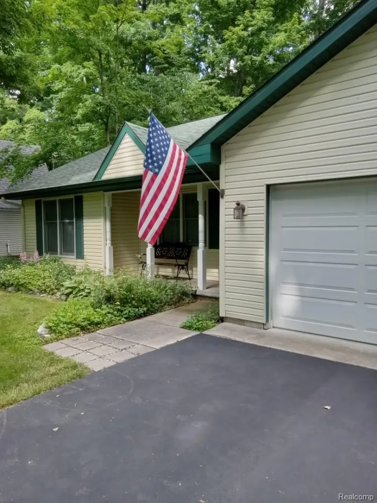 4405 S Hemlock Road Centerville Township MI 49621