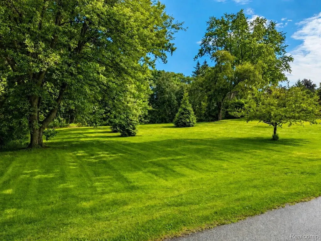 0 Woodcrest Road Rochester Hills City MI 48309