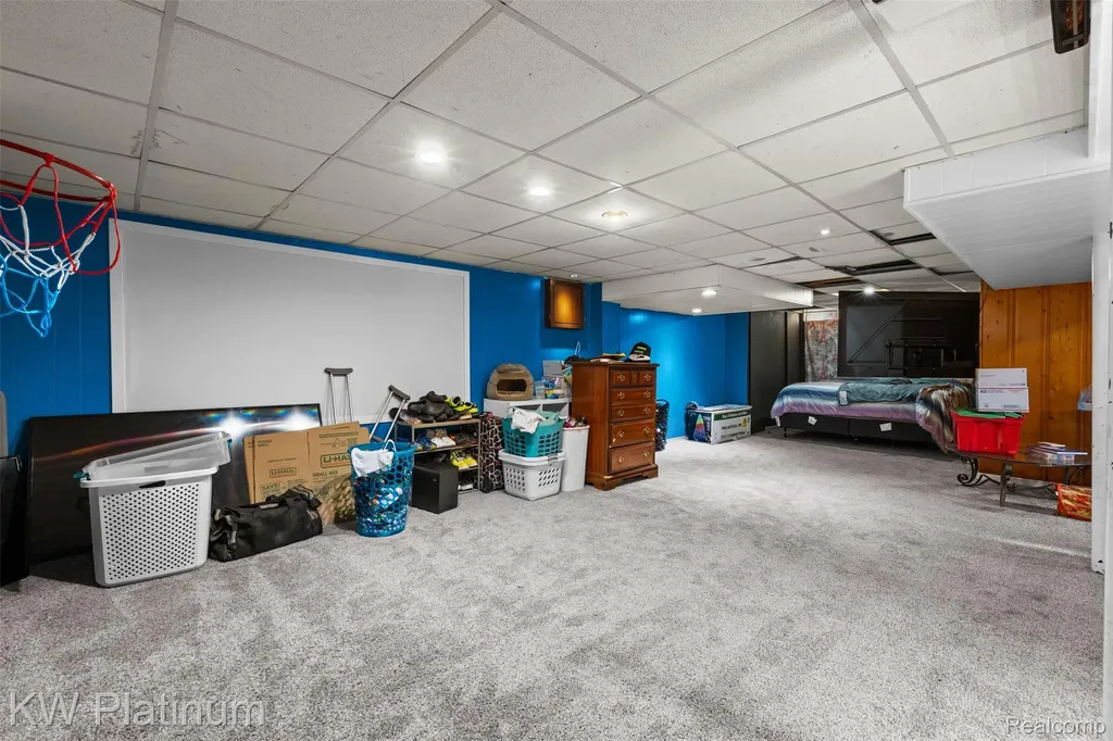 24545 Raven Avenue Eastpointe City MI 48021
