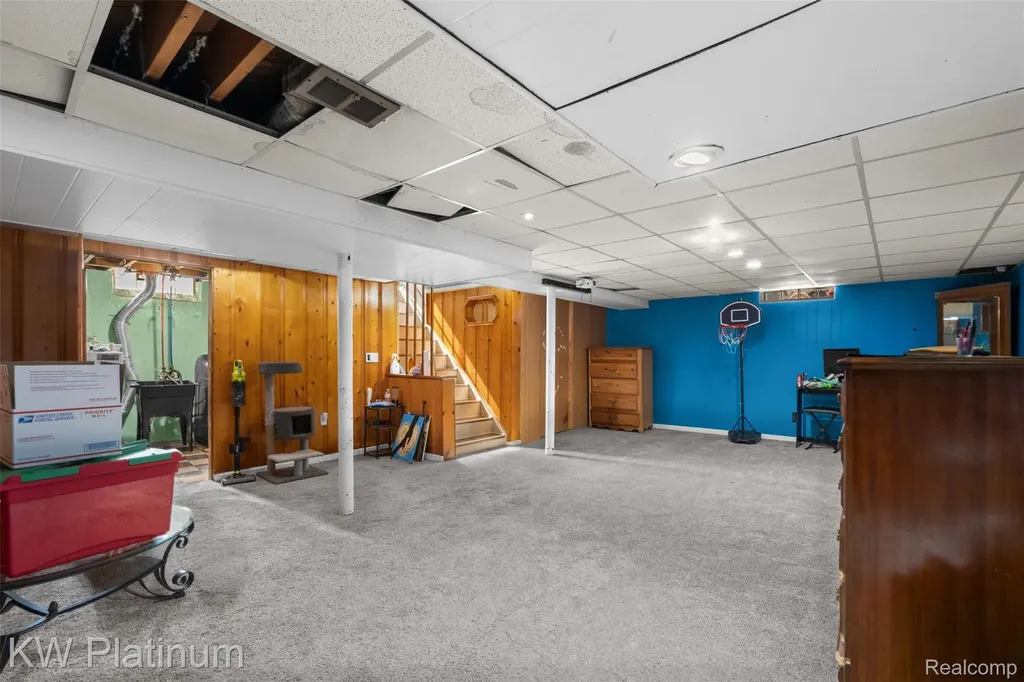 24545 Raven Avenue Eastpointe City MI 48021