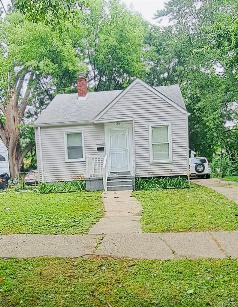 19930 Strasburg Street Detroit City MI 48205