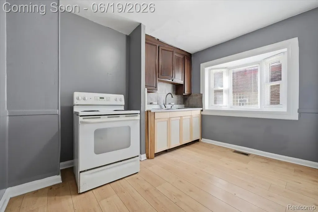 13572 Saint Marys Street Detroit City MI 48227