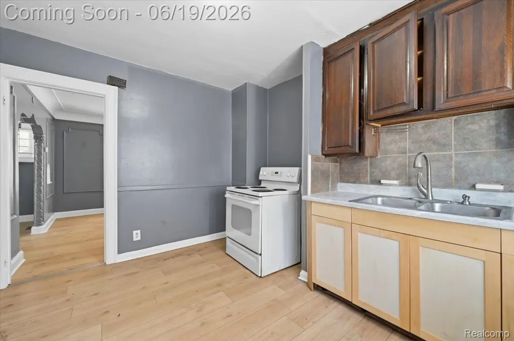 13572 Saint Marys Street Detroit City MI 48227