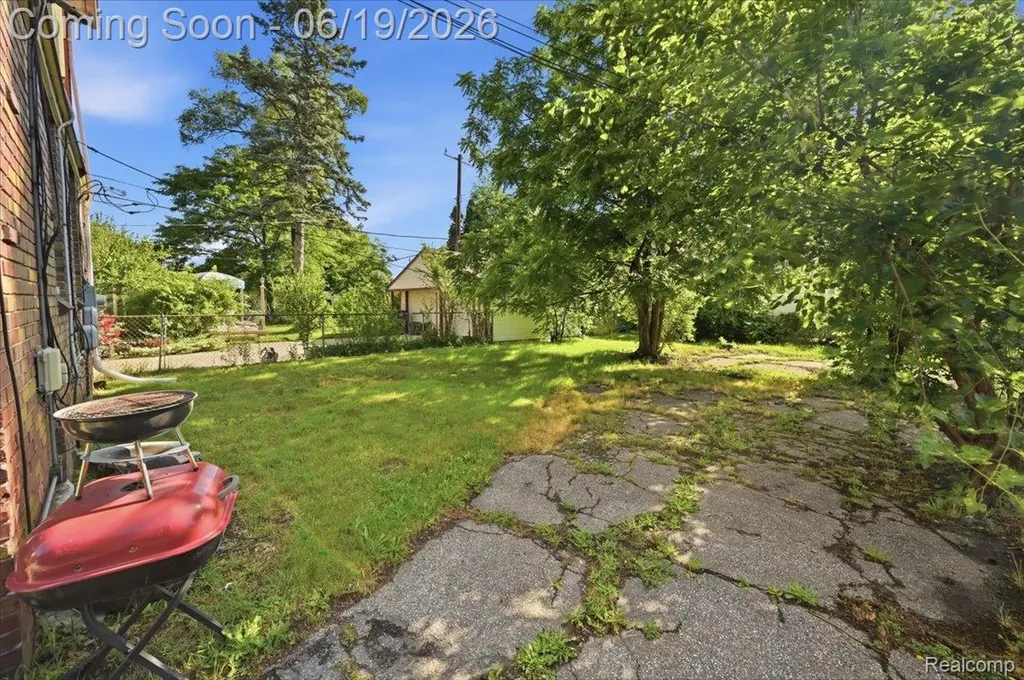 13572 Saint Marys Street Detroit City MI 48227