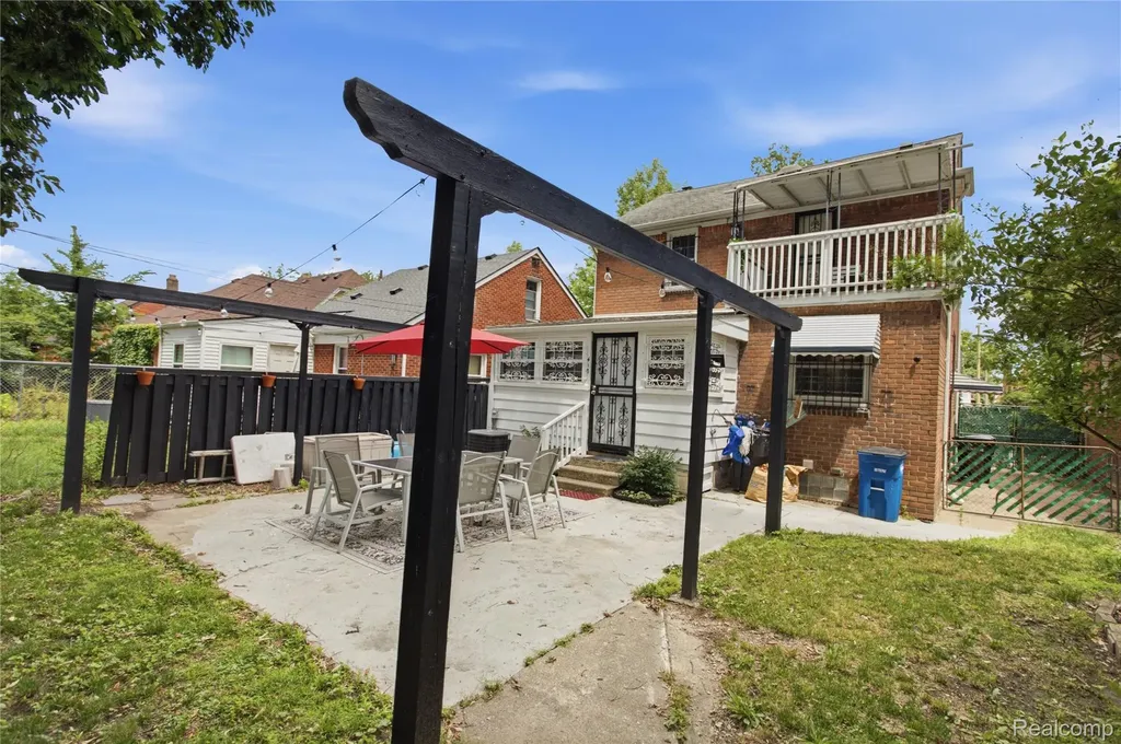 20417 Sheffield Road Detroit City MI 48221