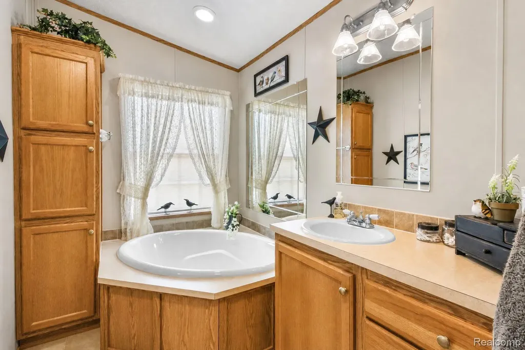 29311 Hidden River Drive Gibraltar City MI 48173