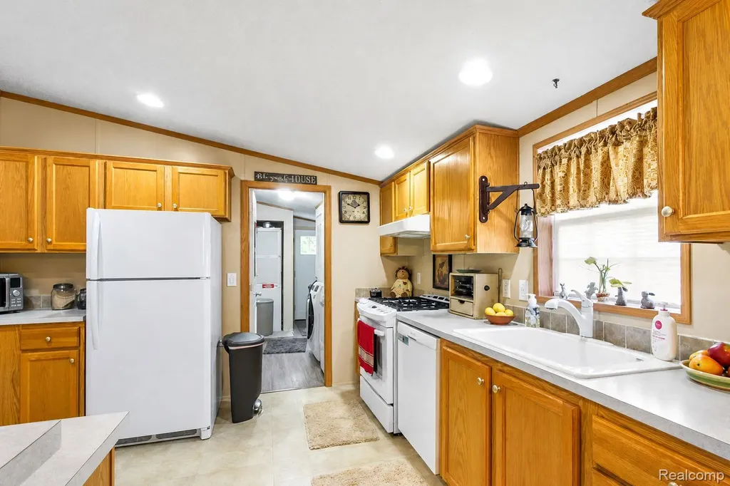 29311 Hidden River Drive Gibraltar City MI 48173