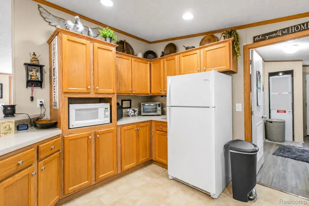 29311 Hidden River Drive Gibraltar City MI 48173