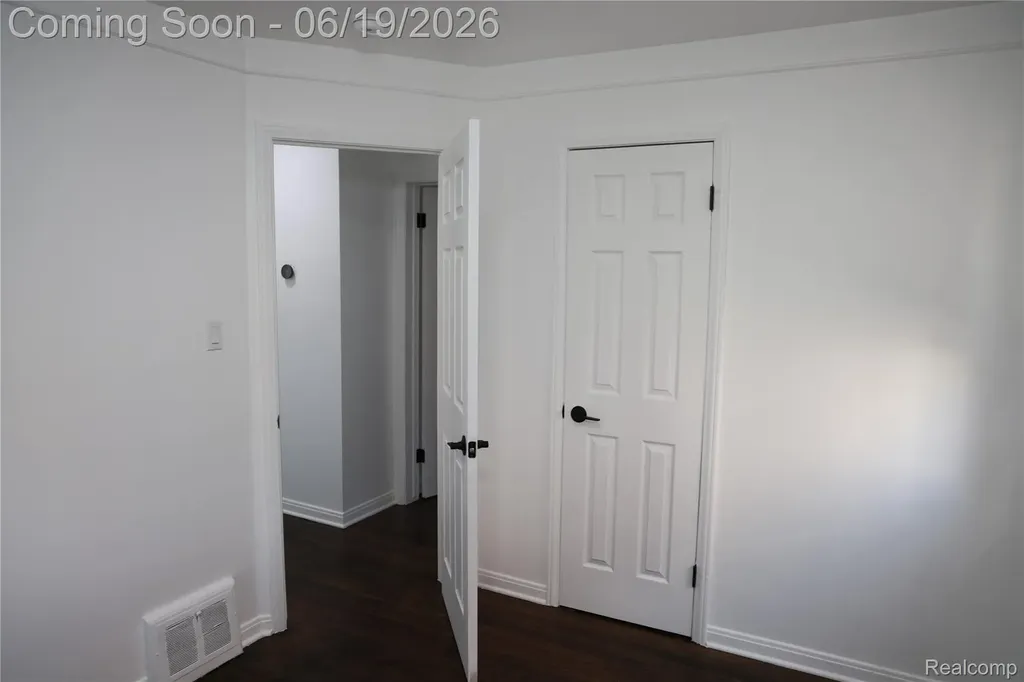 17396 Brody Avenue Allen Park City MI 48101