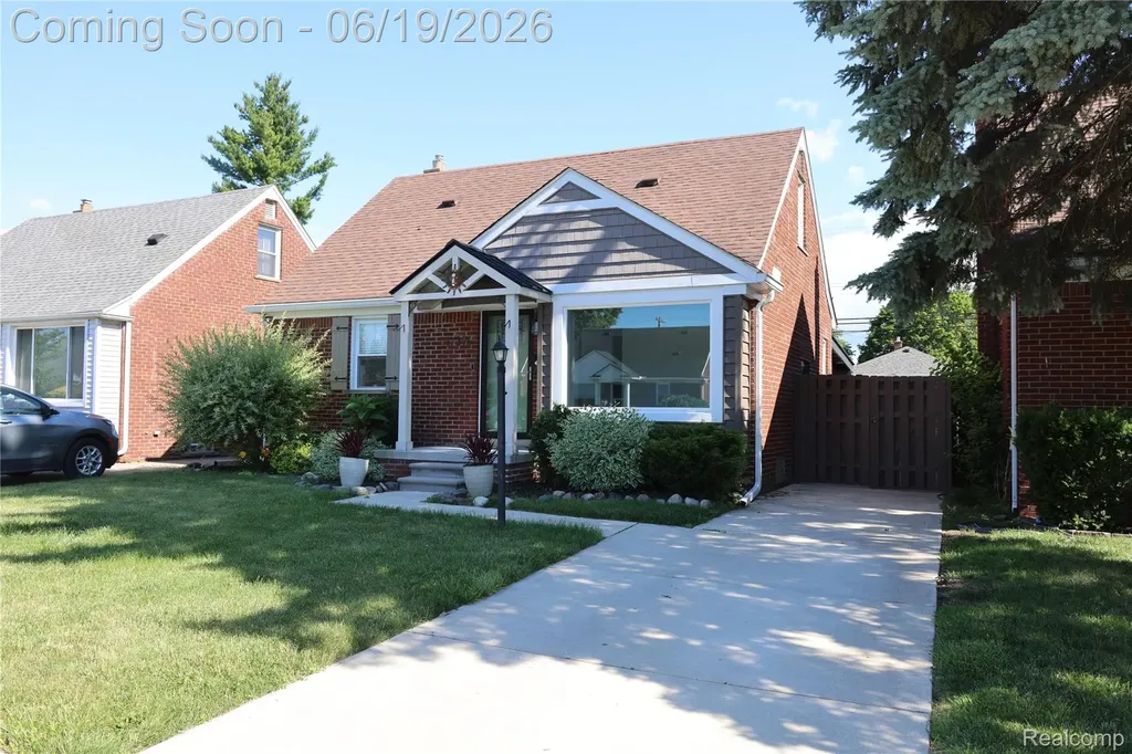 17396 Brody Avenue Allen Park City MI 48101
