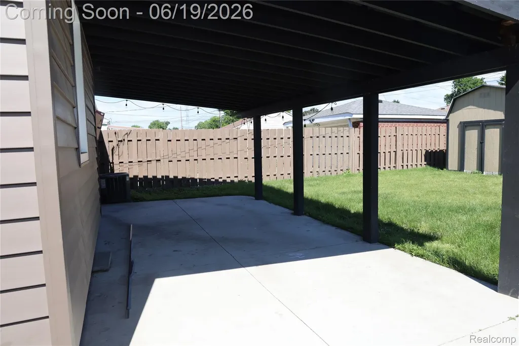 17396 Brody Avenue Allen Park City MI 48101