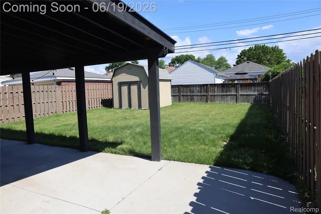 17396 Brody Avenue Allen Park City MI 48101