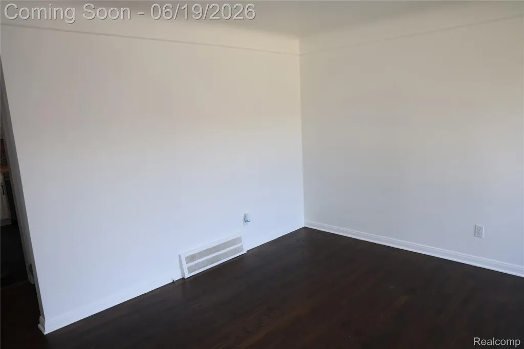 17396 Brody Avenue Allen Park City MI 48101
