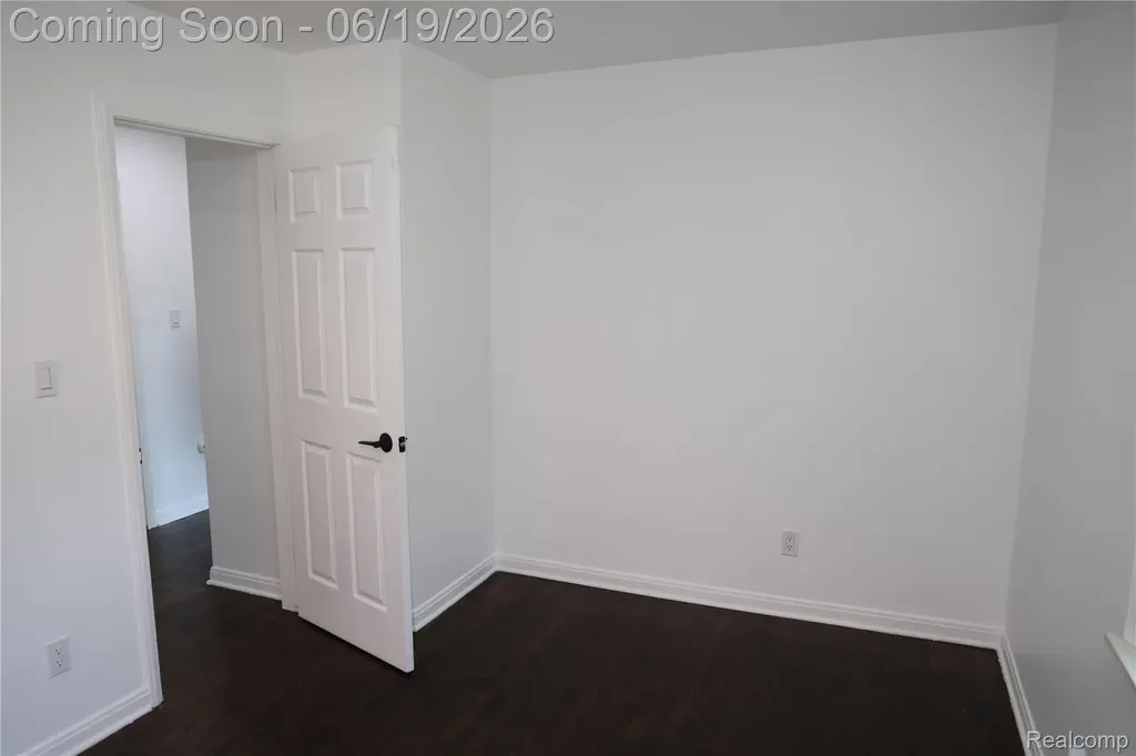 17396 Brody Avenue Allen Park City MI 48101
