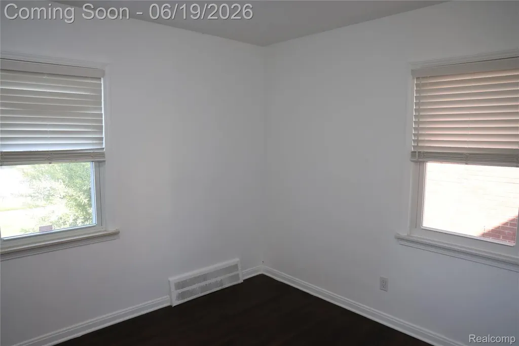 17396 Brody Avenue Allen Park City MI 48101