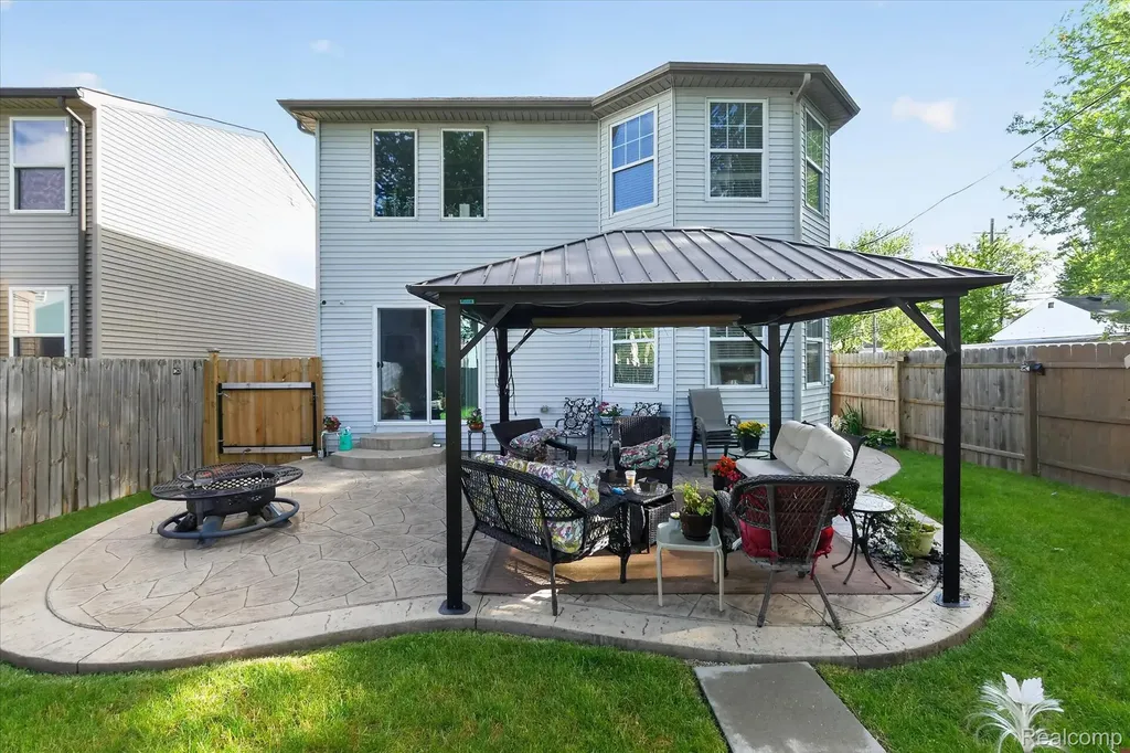 15934 Athens Avenue Clinton Charter Township MI 48035