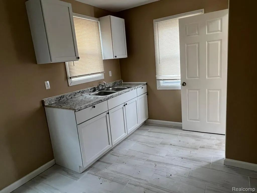 16213 Tuller Street Detroit City MI 48221