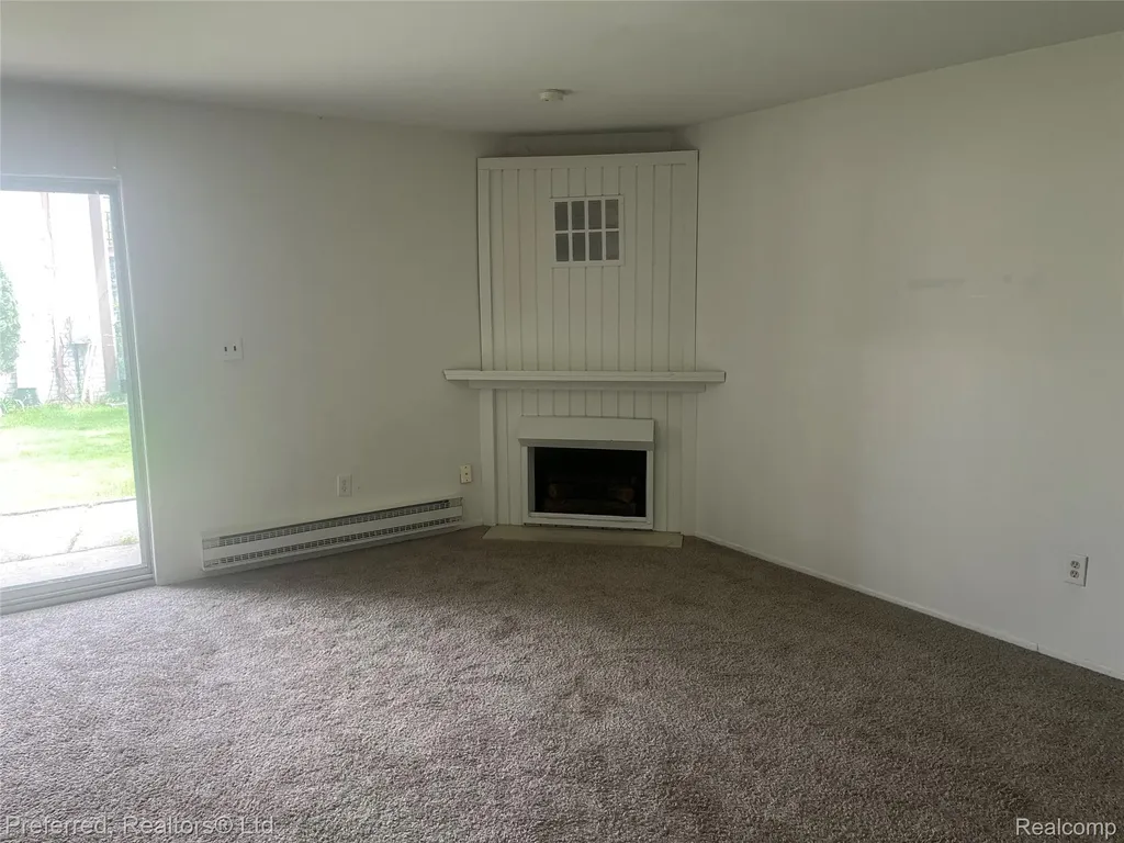 7482 Woodview Street Westland City MI 48185
