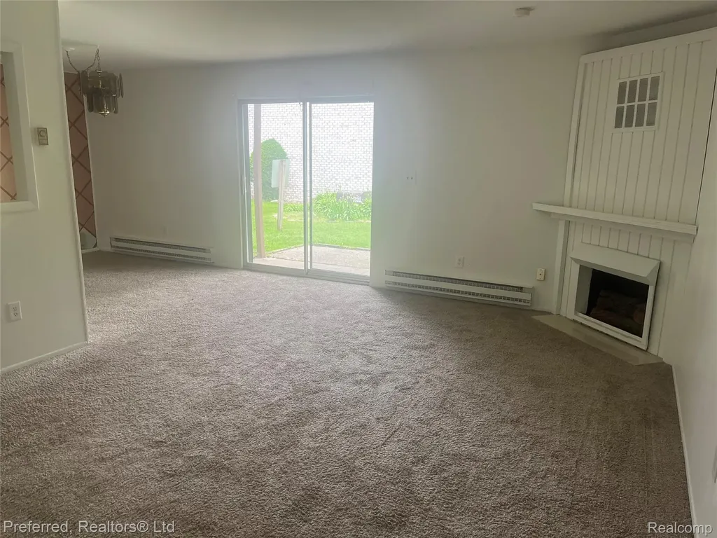 7482 Woodview Street Westland City MI 48185