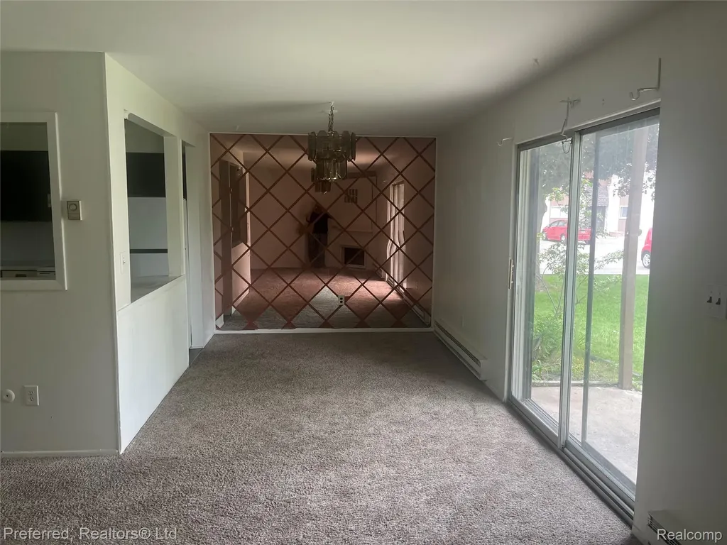 7482 Woodview Street Westland City MI 48185