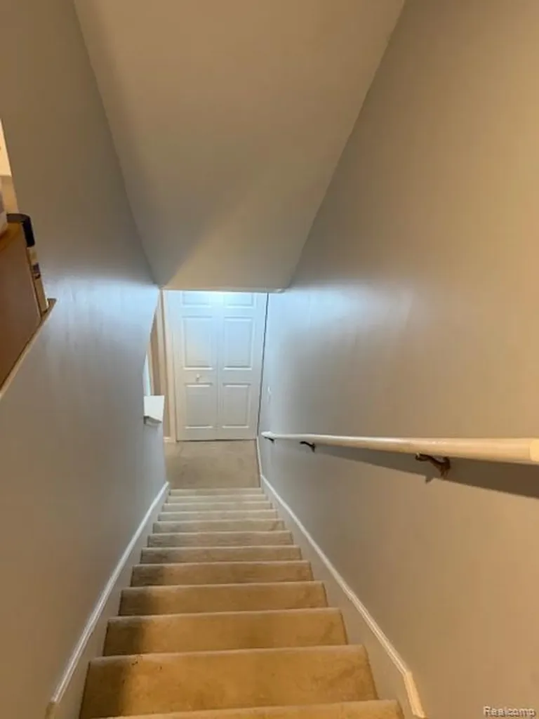 6351 Beechfield Drive Lansing City MI 48911