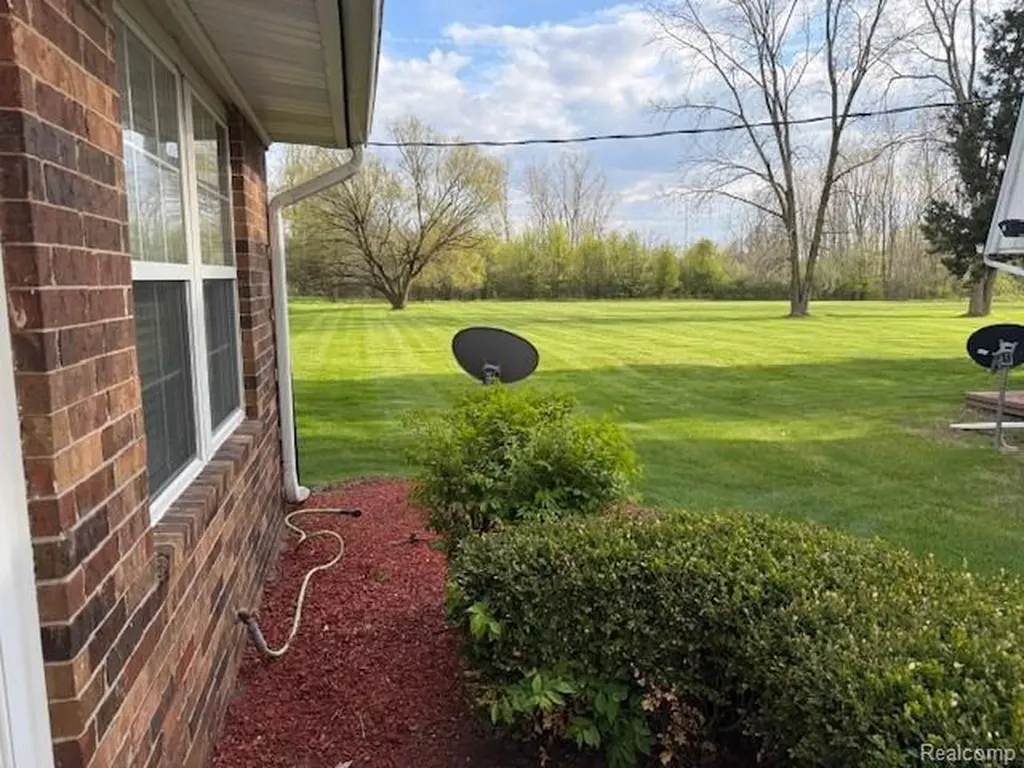 6351 Beechfield Drive Lansing City MI 48911